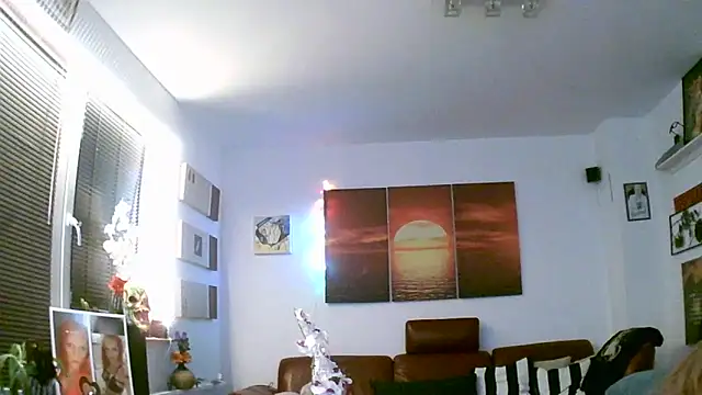 Snapshot of hellgirl1980 chatting on 2, 11, 2025 hellgirl1980 online show from 2, 11, 2025