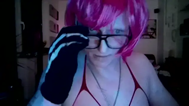 Snapshot of hellgirl1980 chatting on 1, 4, 2026 hellgirl1980 online show from 1, 4, 2026