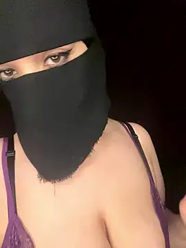 Snapshot of RooVaaN-Xx chatting on 9, 1, 2026 RooVaaN-Xx online show from 9, 1, 2026