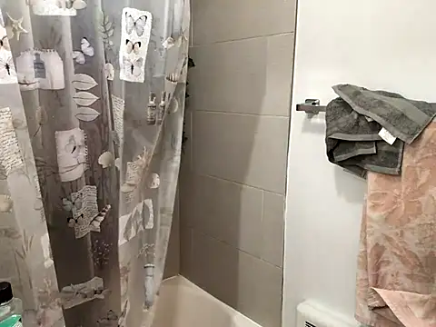 littyleesh1 online show from 6, 11, 2025