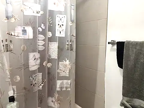 littyleesh1 online show from 11, 11, 2025