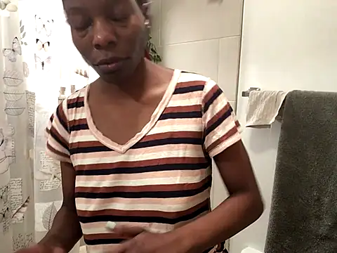 littyleesh1 online show from 23, 11, 2025