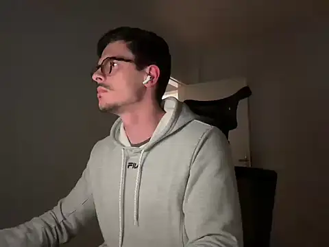 Snapshot of gabemodel chatting on 8, 11, 2025 gabemodel online show from 8, 11, 2025