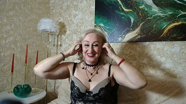  Sara  Smith  online show from 30, 9, 2025