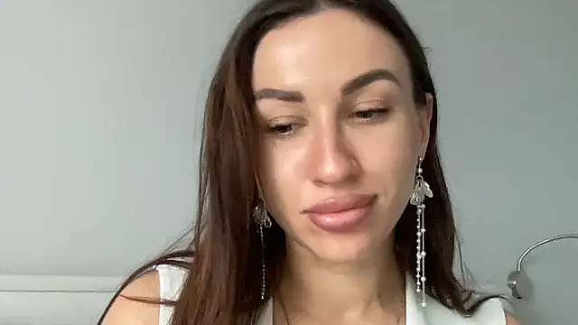 Snapshot of Ilayrisse chatting on 10, 11, 2025 Ilayrisse online show from 10, 11, 2025