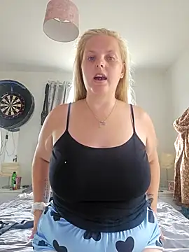 Dolliejayxx online show from 16, 9, 2025