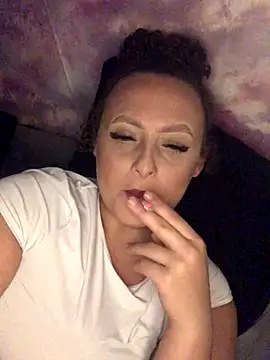 Snapshot of Welsh_Maya19X chatting on 2, 10, 2025 Welsh Maya19X online show from 2, 10, 2025