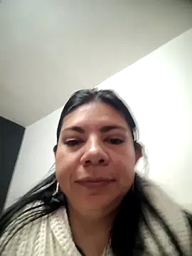 Snapshot of kinky_momm chatting on 15, 9, 2025 kinky momm online show from 15, 9, 2025