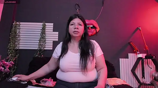 kinky momm online show from 6, 8, 2026