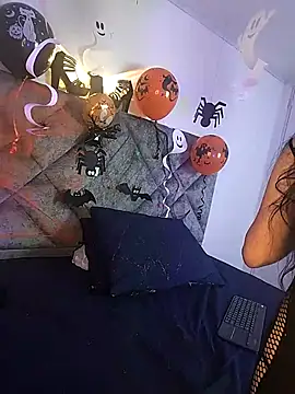 Shantey Laurent online show from 30, 10, 2025