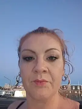 nakedgarbageperson online show from 26, 6, 2026
