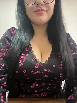 Snapshot of Molly-molly- chatting on 1, 11, 2025 Molly-molly- online show from 1, 11, 2025