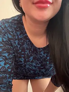 Snapshot of Molly-molly- chatting on 11, 11, 2025 Molly-molly- online show from 11, 11, 2025