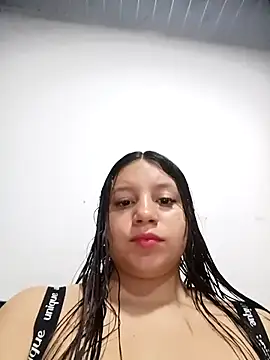 Snapshot of Shell_Latina chatting on 18, 4, 2026 Shell Latina online show from 18, 4, 2026