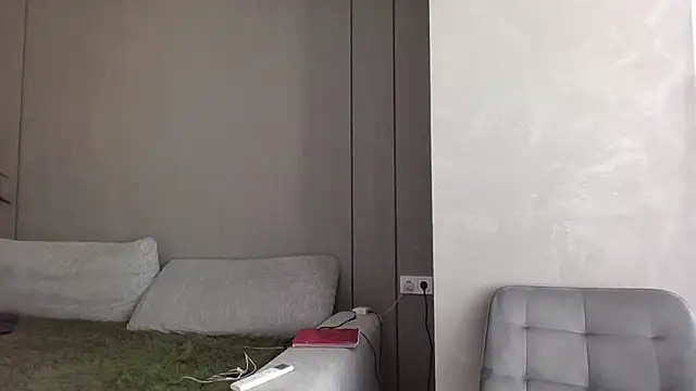 Snapshot of MrsAlice chatting on 21, 10, 2025 MrsAlice online show from 21, 10, 2025