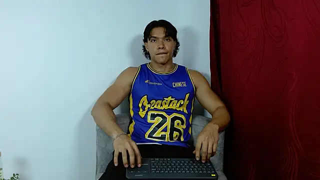 Snapshot of adriel_escalante chatting on 3, 10, 2025 adriel escalante online show from 3, 10, 2025