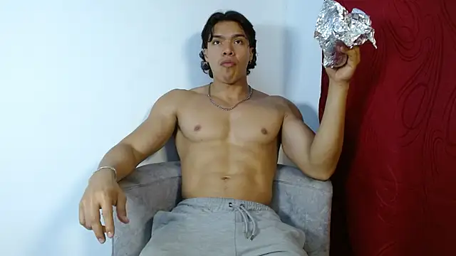 Snapshot of adriel_escalante chatting on 11, 10, 2025 adriel escalante online show from 11, 10, 2025