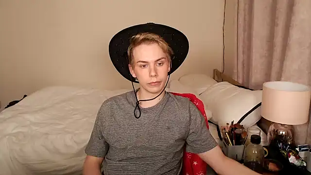 Snapshot of scottishtwink01 chatting on 11, 9, 2025 scottishtwink01 online show from 11, 9, 2025