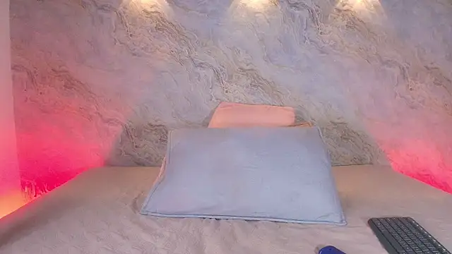 abbyrouss  online show from 7, 11, 2025