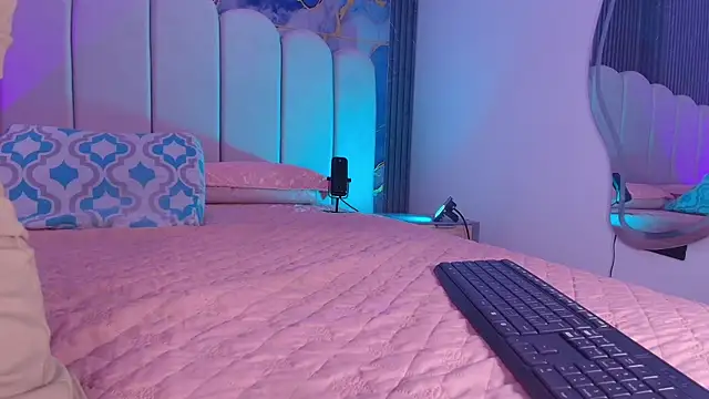 abbyrouss  online show from 4, 6, 2026