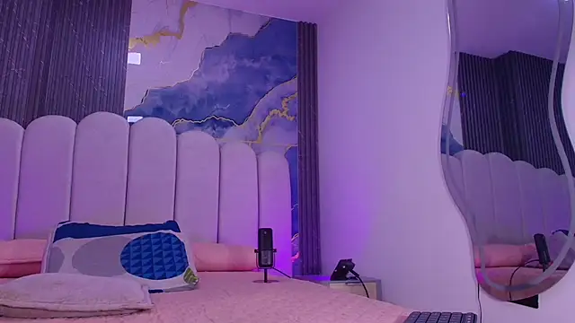 abbyrouss  online show from 18, 6, 2026