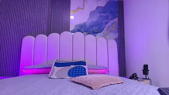 abbyrouss  online show from 4, 8, 2026