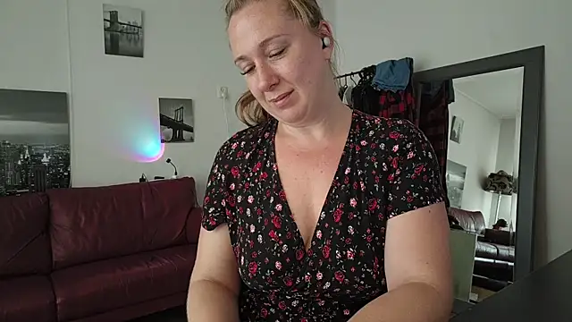 MazySunny online show from 7, 7, 2026