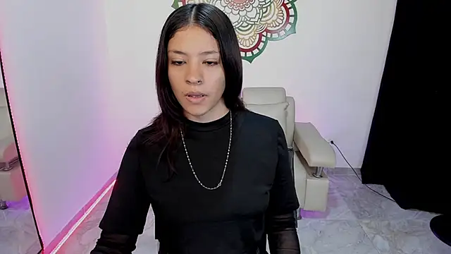 Candy fox 19 online show from 9, 7, 2026