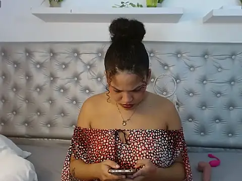 lulu lovee online show from 24, 10, 2025