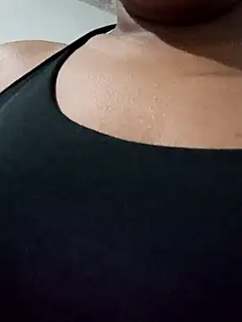 Snapshot of Fernanda005 chatting on 18, 9, 2025 Fernanda005 online show from 18, 9, 2025