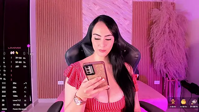 ashly moonn online show from 8, 10, 2025