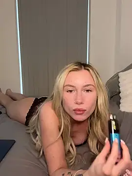 SexySaraxxoo online show from 11, 1, 2026