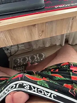 Snapshot of dicksmallll chatting on 30, 9, 2025 dicksmallll online show from 30, 9, 2025