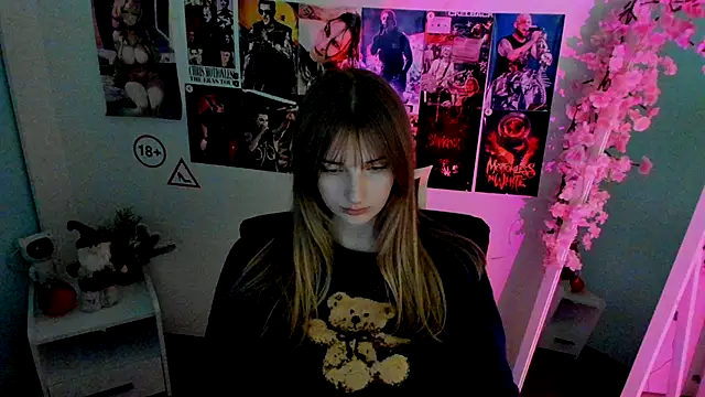 Snapshot of NeyliDream chatting on 18, 12, 2025 NeyliDream online show from 18, 12, 2025