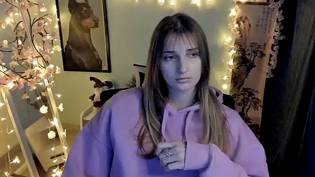 Snapshot of NeyliDream chatting on 4, 2, 2026 NeyliDream online show from 4, 2, 2026