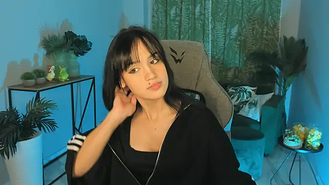 MonicaFarmer online show from 18, 10, 2025