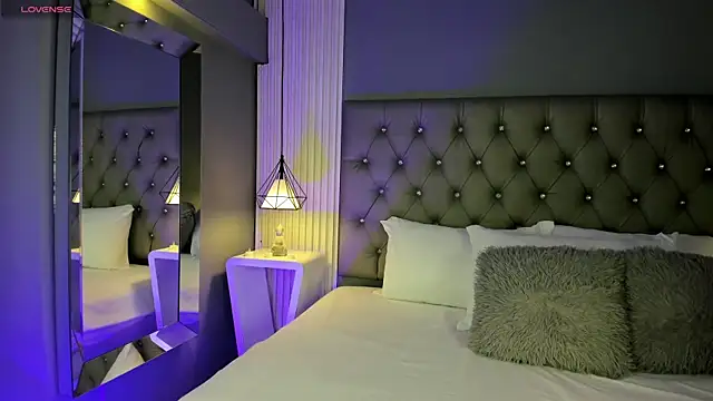 LunaBloomn online show from 24, 11, 2025