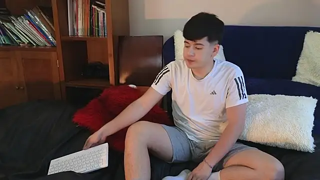 tightncuteass online show from 4, 3, 2026