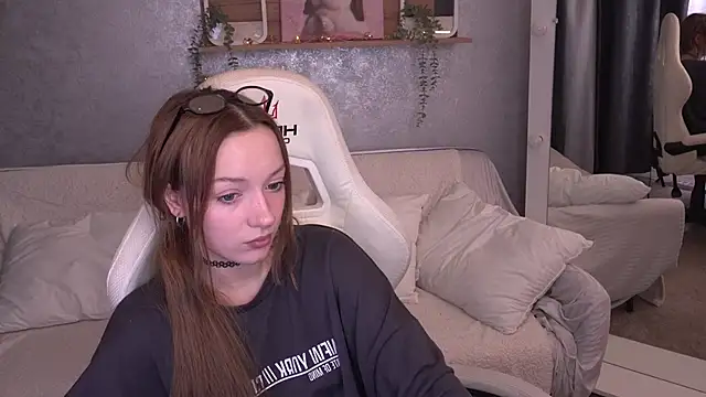 FoxyMayy online show from 2, 12, 2025