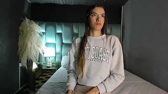 CarolinaaGomezz online show from 17, 10, 2025