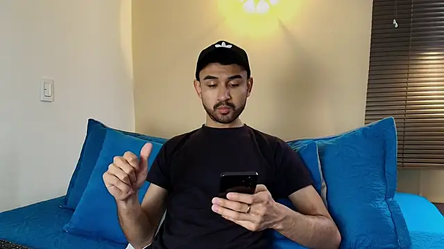 Axel Moon S online show from 14, 10, 2025