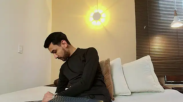 Axel Moon S online show from 21, 10, 2025