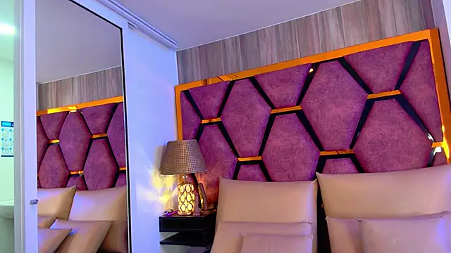 Leslie Bussh  online show from 11, 2, 2026