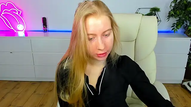 Alina Blonde online show from 5, 2, 2026