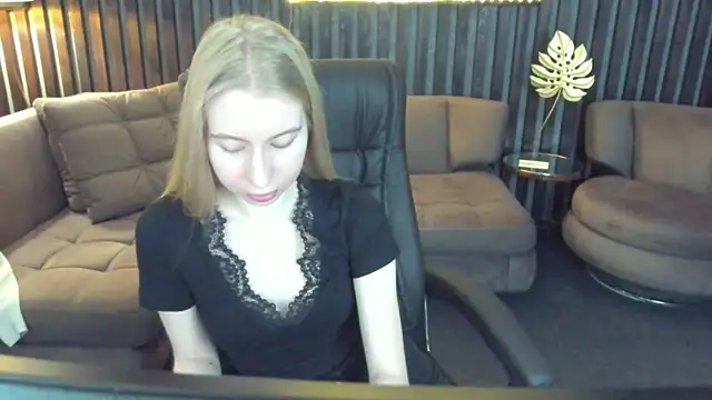 Alina Blonde online show from 5, 5, 2026