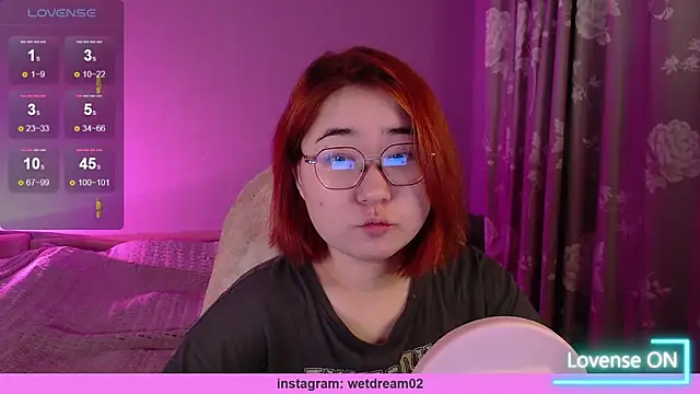 Sexy Peachy online show from 27, 10, 2025