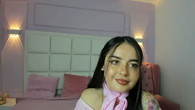 Snapshot of Ashleypetit chatting on 5, 5, 2026 Ashleypetit online show from 5, 5, 2026