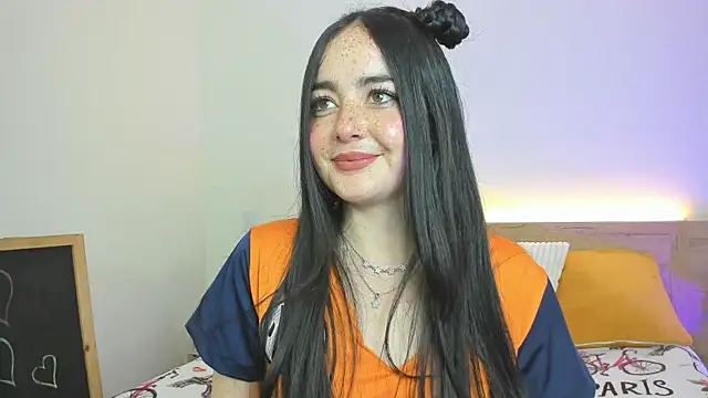 Snapshot of Ashleypetit chatting on 4, 6, 2026 Ashleypetit online show from 4, 6, 2026