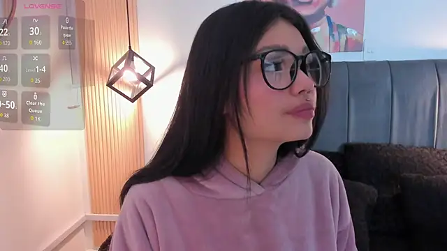 Evaa rosee  online show from 2, 10, 2025