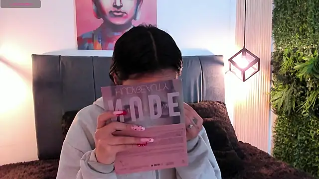 Evaa rosee  online show from 22, 10, 2025